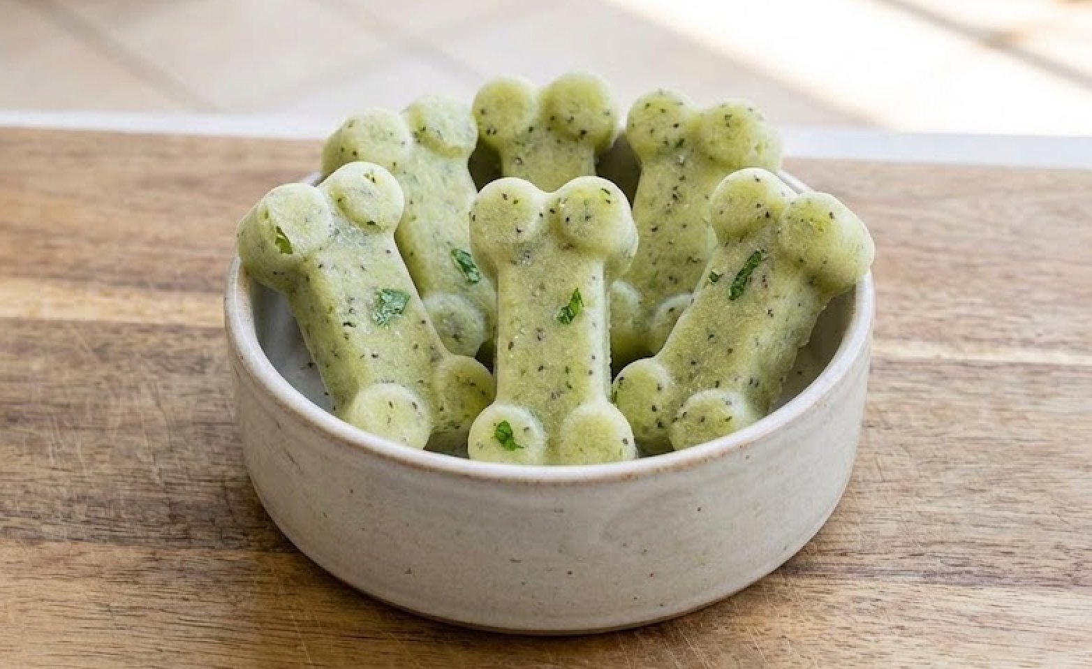 Frozen Dog Treats: Kiwi and Honeydew Bowl Recipe