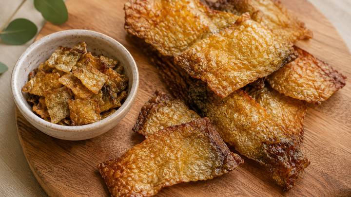 Salmon Dog Treats: Crunchy Salmon Skin Chips