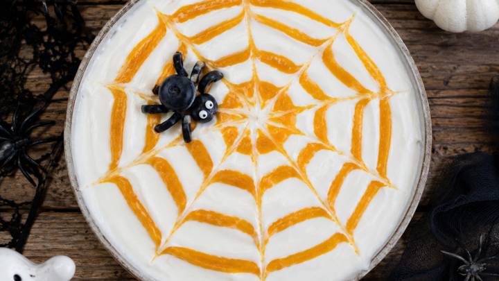 Halloween Lick Mat for Dogs: Spider Web Yogurt Tray
