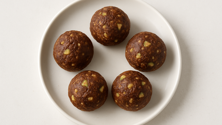 5 No-Bake Dog Treats with Carob and Pear